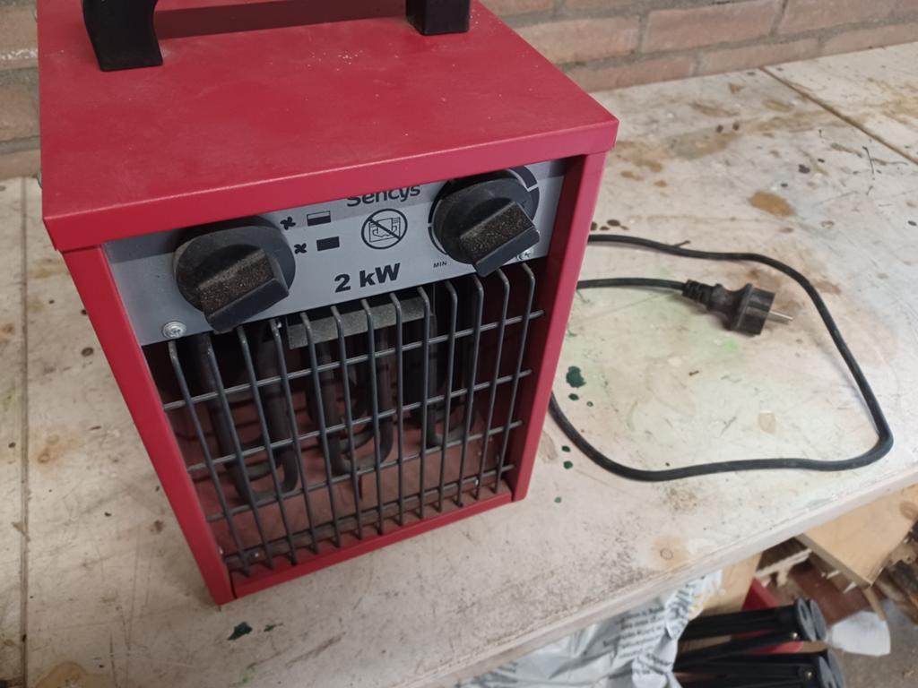 Elektrische kachel 2kW, Ophalen of Verzenden, Gebruikt