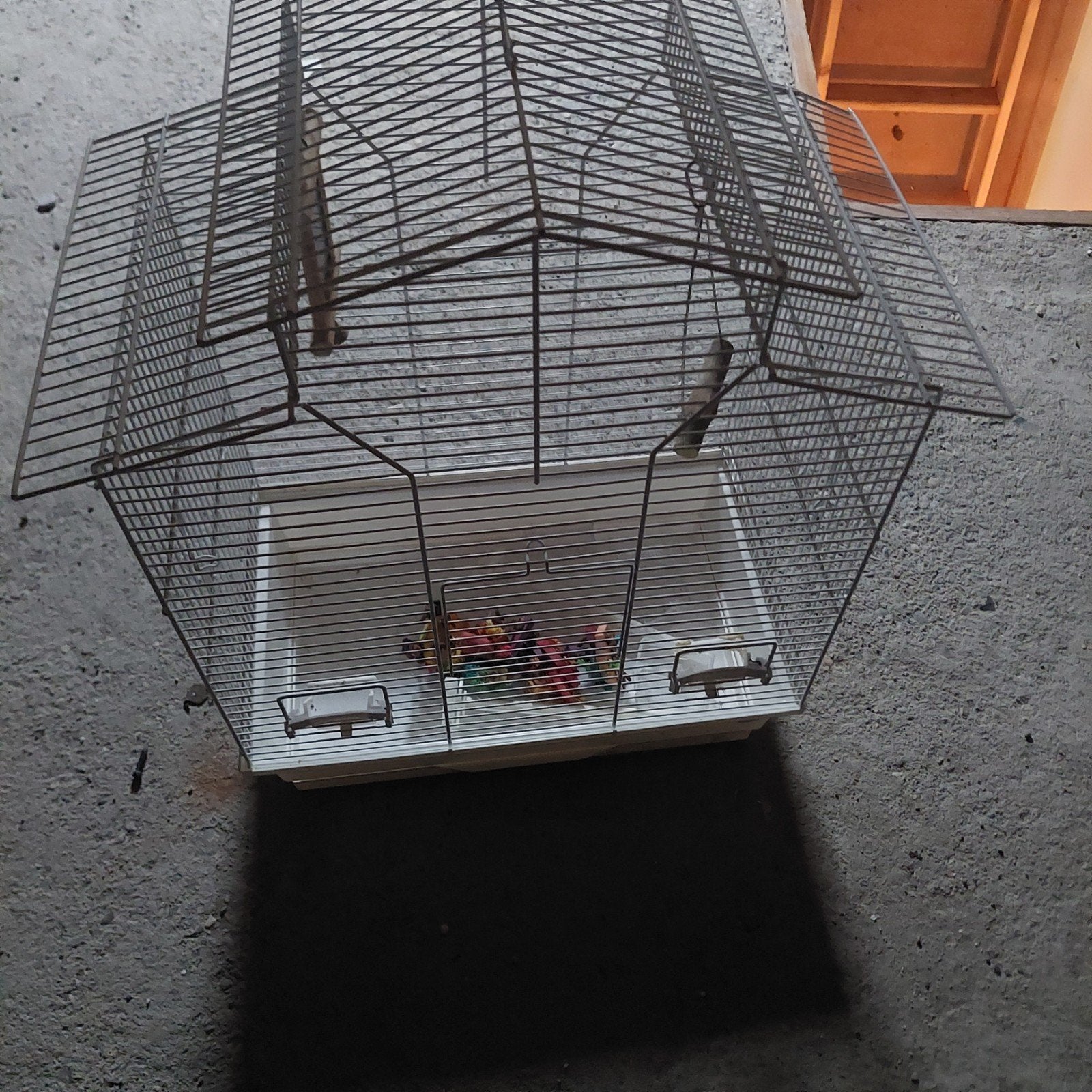 Vogelkooi inclusief toebehoren, Ophalen, Gebruikt, Metaal, Vogelkooi