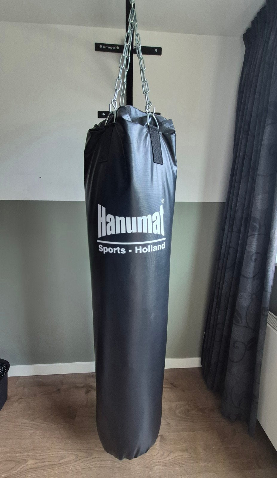 Bokszak Hanumat 150 met Outshock muurbeugel - z.g.a.n., Sport en Fitness, Ophalen, Overige, Zo goed als nieuw, Vechtsportmateriaal