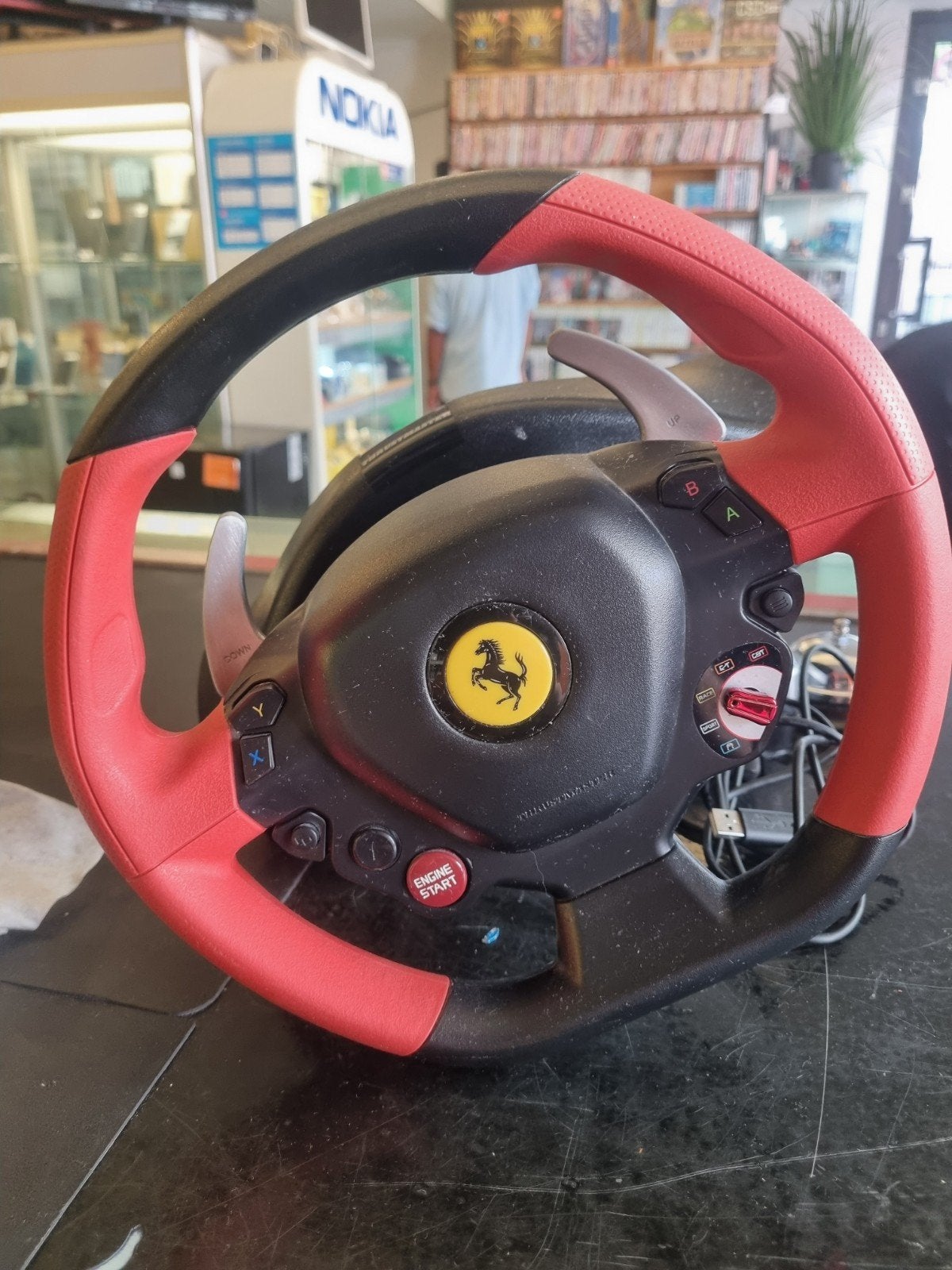 Thrustmaster Ferrari 458 Spider Racing Wheel met pedalen, Ophalen, Racestuur, Gebruikt, Xbox