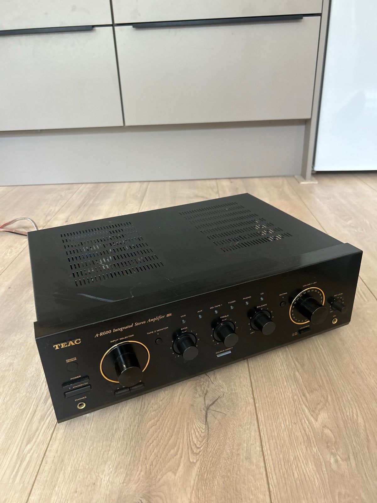 TEAC A-R600 Geïntegreerde Stereo Versterker, Gebruikt, 60 tot 120 watt, Stereo, Ophalen