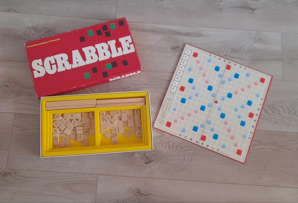 Scrabble woordspel - Klassiek bordspel voor jong en oud, Hobby en Vrije tijd, Gezelschapsspellen | Bordspellen, Drie of vier spelers