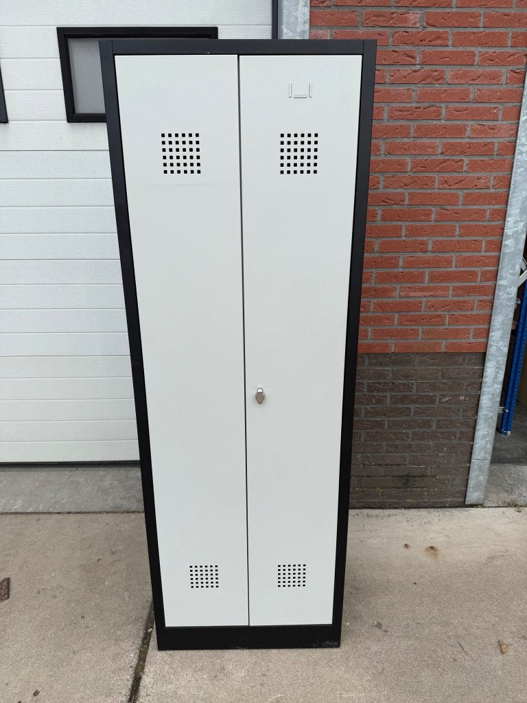 2 -deurs Kledingkast / Lockerkast, Niet ingevuld, Niet ingevuld, Zo goed als nieuw, 150 tot 200 cm