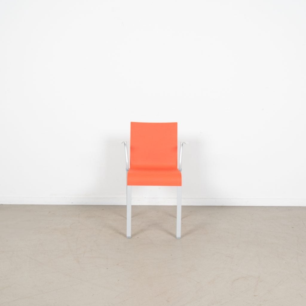 Vitra .03 Stoel Oranje Kunststof (Stapelbaar) - Gepoedercoat, Huis en Inrichting, Stoelen, Niet ingevuld, Zo goed als nieuw, Niet ingevuld
