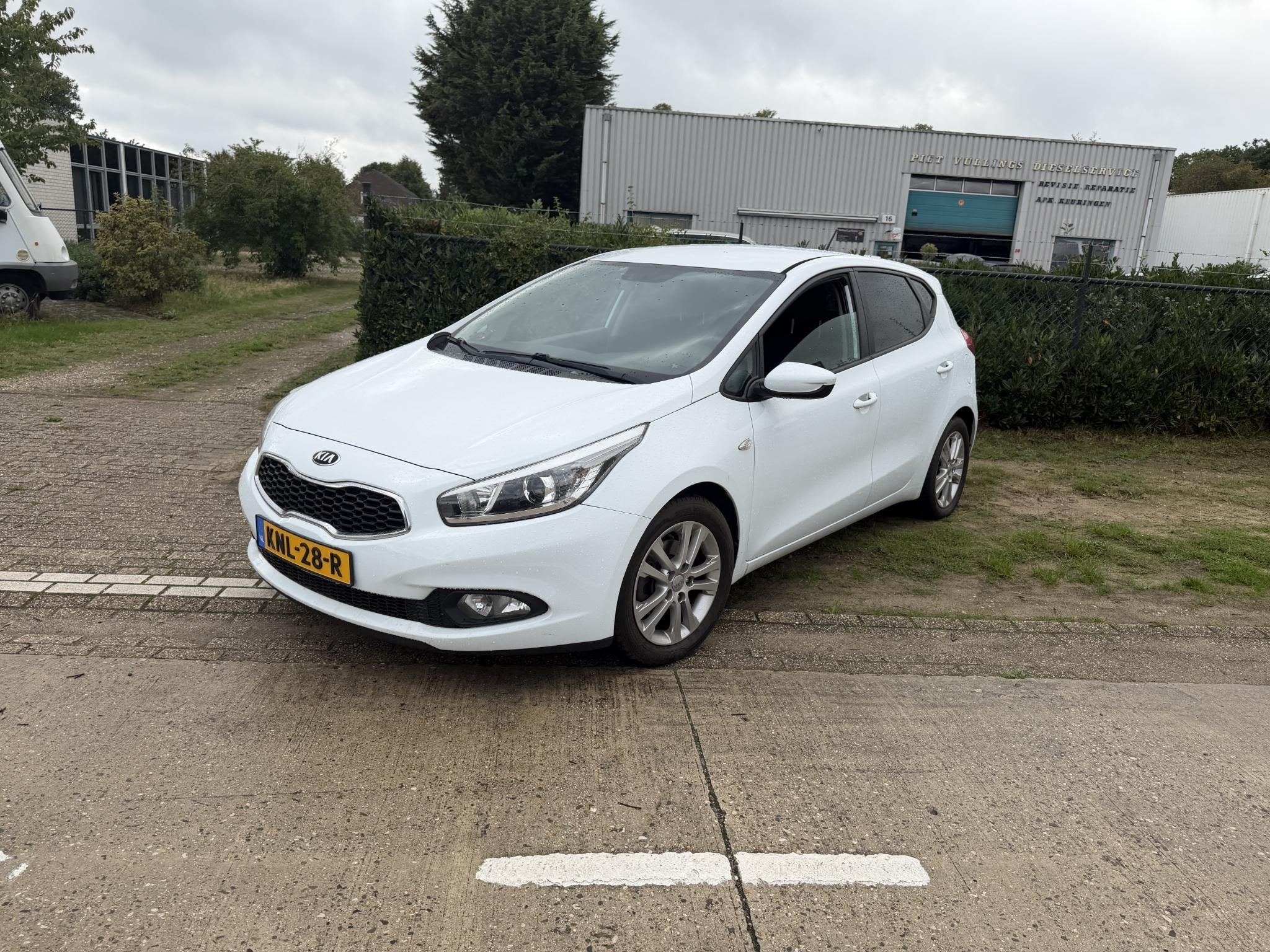 Kia cee'd 1.4 CVVT, Voorwielaandrijving, Euro 5, Stof, 4 cilinders