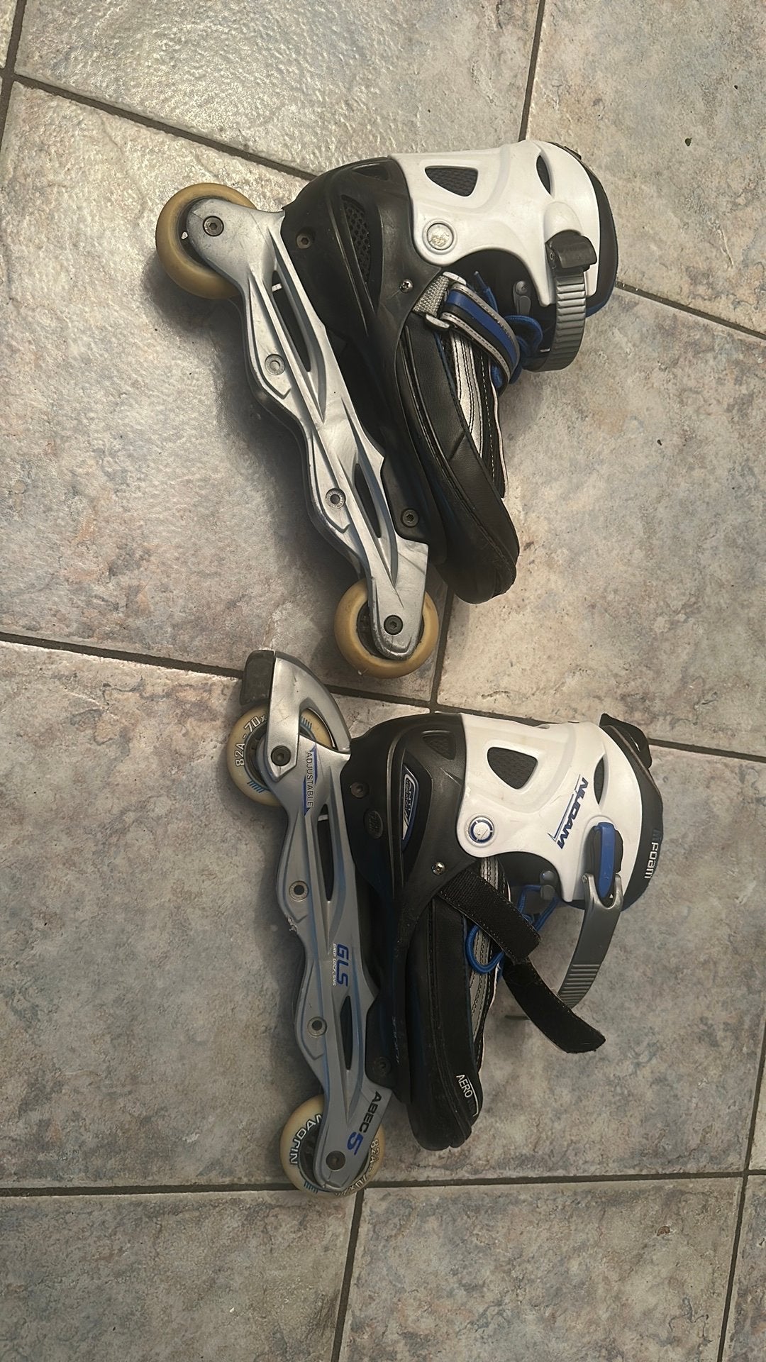 Zwart/witte verstelbaar 38 t/m 41, Overige merken, Dames, Ophalen of Verzenden, Inline skates 4 wielen