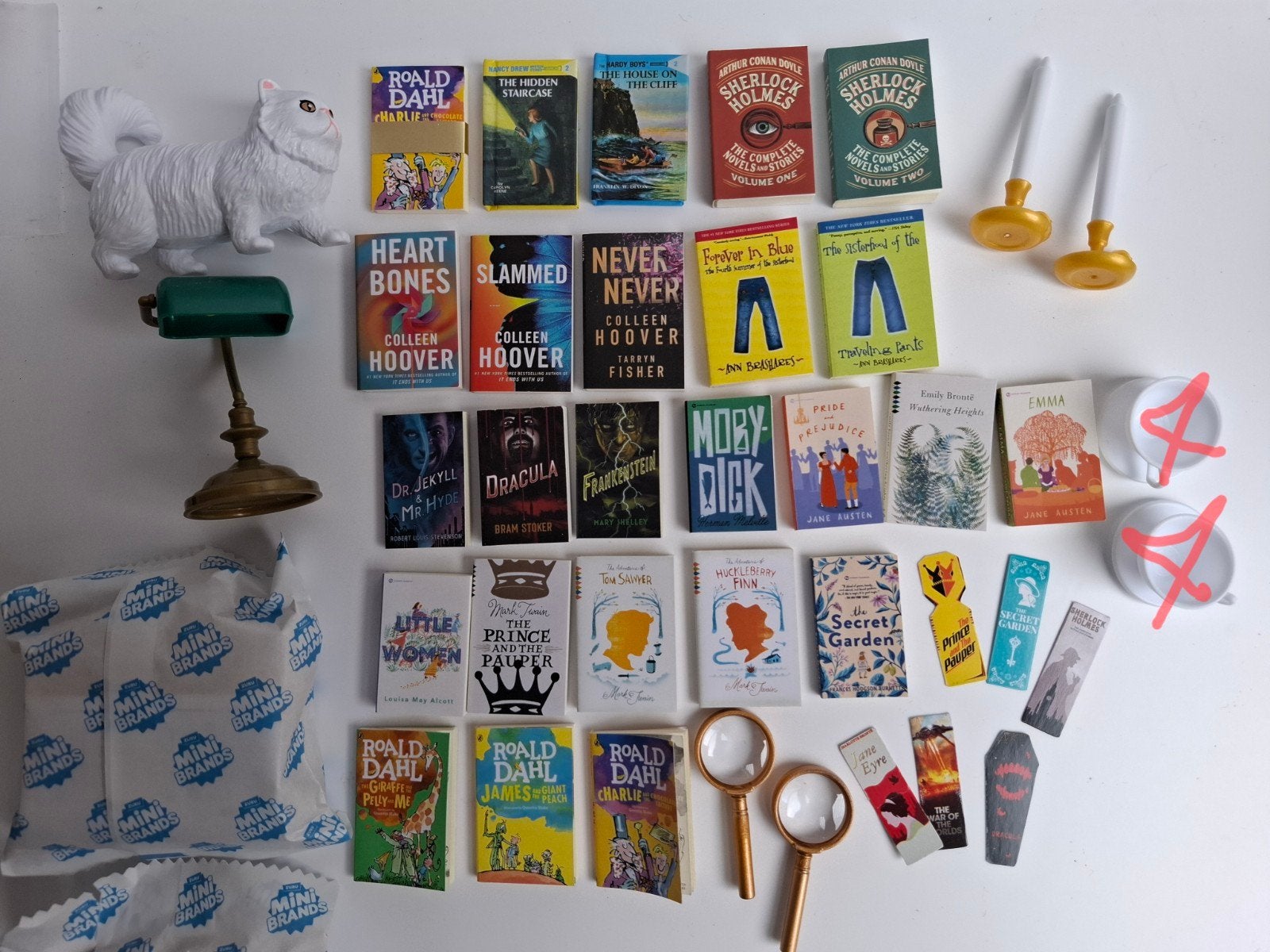 Mini Brands books serie 2, Ophalen of Verzenden, Zo goed als nieuw