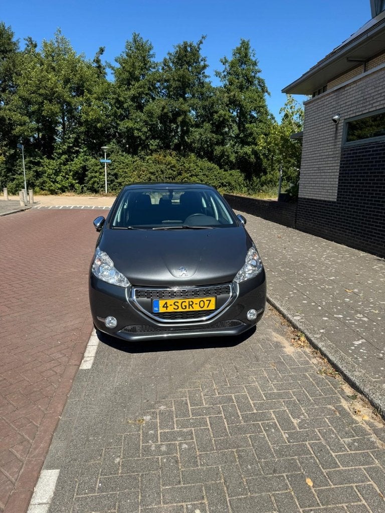 Peugeot 208 1.2 VTI 60KW/82PK 5-D 2013 Grijs, Auto's, Voorwielaandrijving, Euro 5, Stof, 31 €/maand