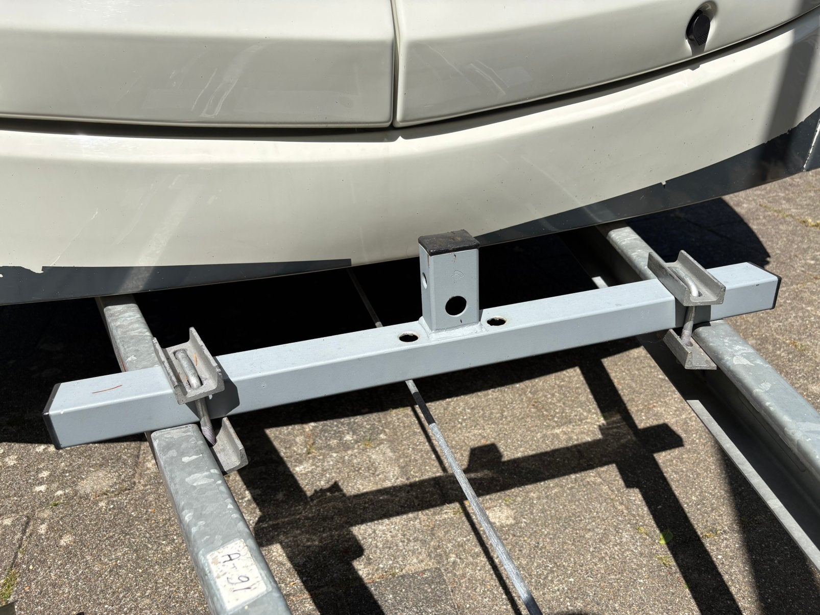 Montagebalk tbv dissel (caravan) incl Twinny Load, Auto diversen, Fietsendragers, Gebruikt, Trekhaakdrager, 2 fietsen, Ophalen