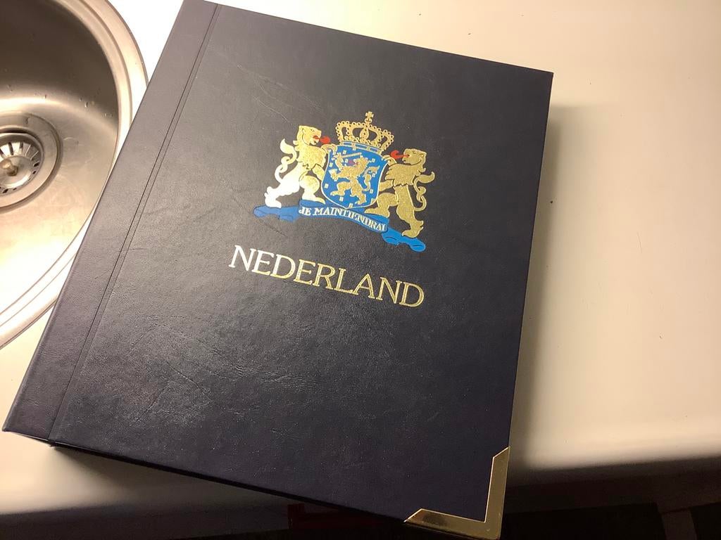 Te koop munten album, Ophalen of Verzenden, Verzamelalbum