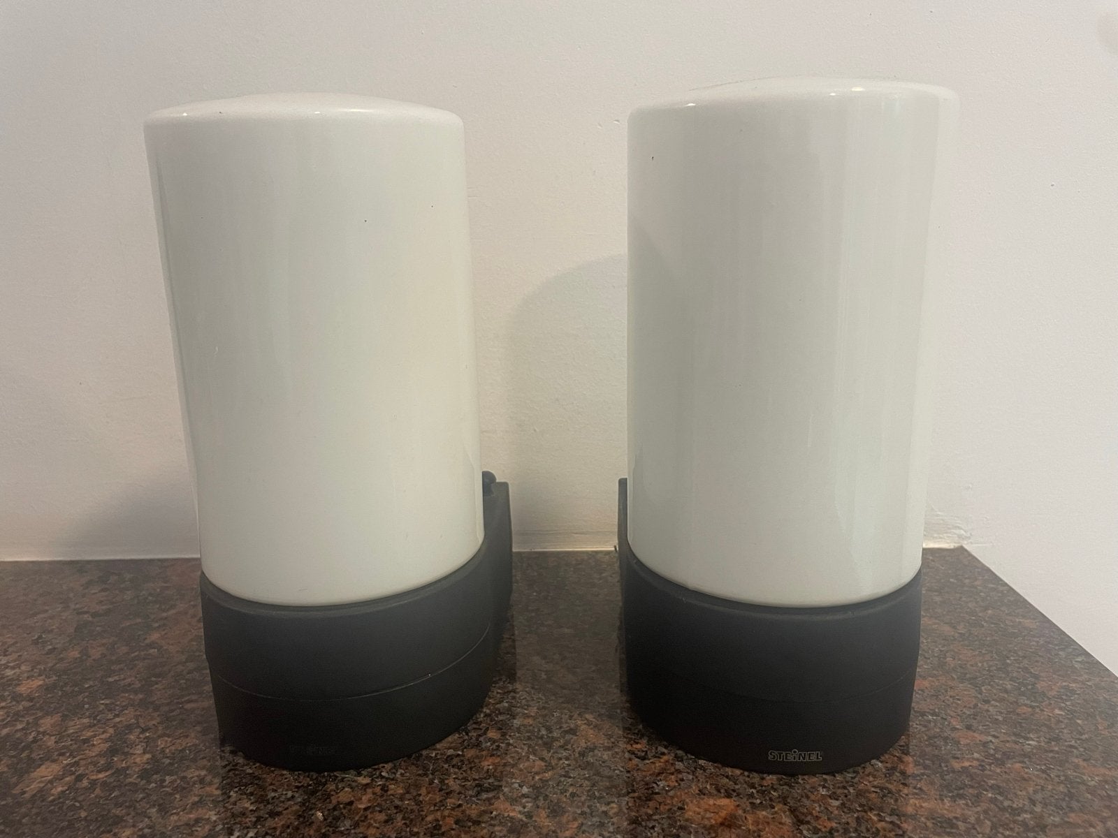 2x Steinel buitenlamp met E27 fitting, Ophalen, Wandlamp, Waterbestendig, Netvoeding