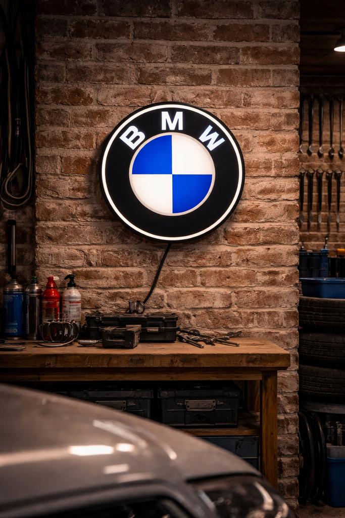 Nieuw BMW LED logo wandlamp, Zwart, Nieuw, Kunststof, Ophalen of Verzenden