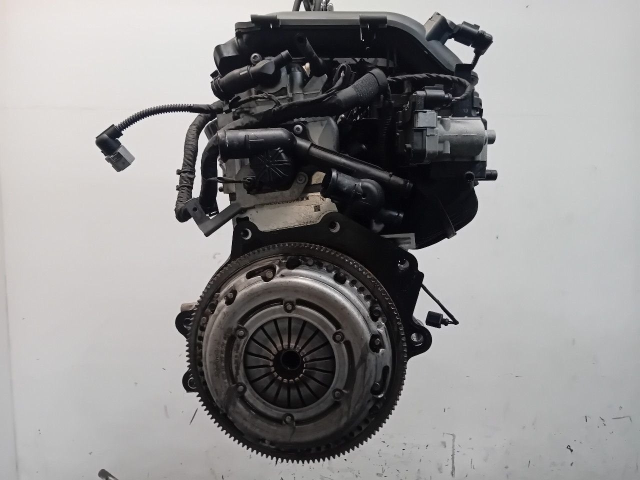 Motor Volkswagen Golf, Van der Ven Autorecycling B.V., Gebruikt, Ettenseweg 76, 4706 PB Roosendaal, The Netherlands, Herkomst onderdeel bekend