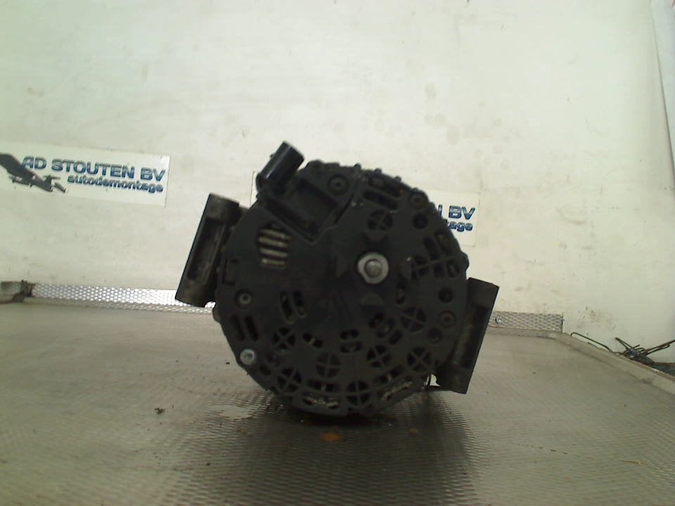 Dynamo Mercedes-Benz CLS (C219) (2009-04/2010-12) 0121715015, Gebruikt, Mercedes-Benz AG, Mercedes-Benz, Mercedesstraße 120, Stuttgart 70372, , Duitsland