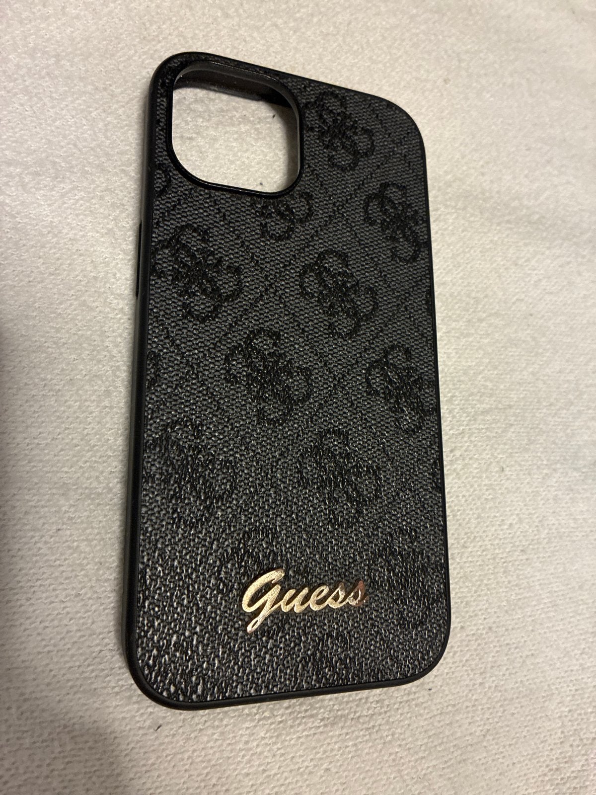 Guess iPhone 14 Pro hoesje - Zwart en gratis 2e hoesje, Telecommunicatie, IPhone 13 Pro, Hoesje of Tasje, Guess, Kunststof