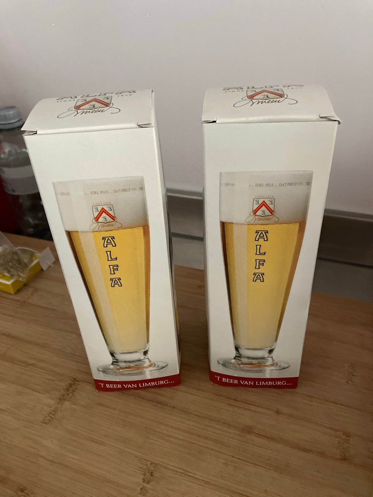 2x Alfa Bierglas in originele verpakking - Nieuw, Nieuw, Ophalen of Verzenden, Overige merken, Glas