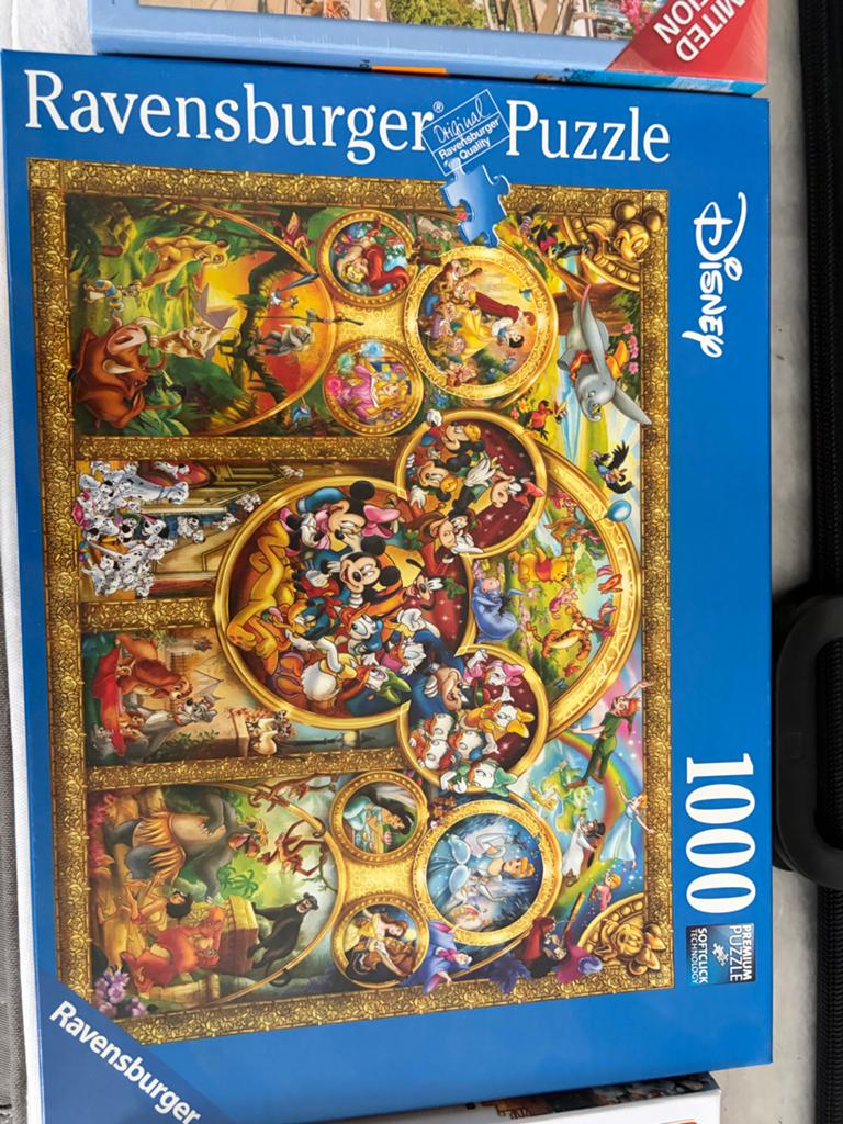 3x Legpuzzel 1000 stukjes: Disney, Kerst, Italië, Ophalen of Verzenden, 500 t/m 1500 stukjes, Zo goed als nieuw, Legpuzzel