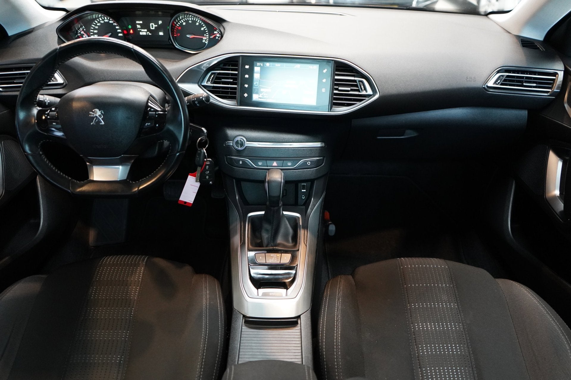 Peugeot 308 SW 1.2 PureTech Blue Lease Premium | AUTOMAAT |, Stof, Euro 6, 1199 cc, 635 kg