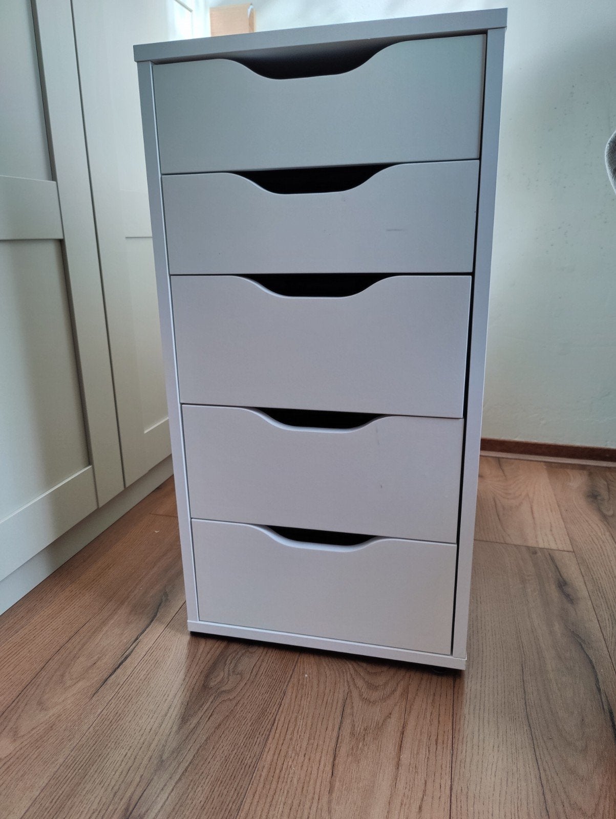 Ladekast Alex Ikea 5 lades - Zo goed als nieuw, Huis en Inrichting, Kasten | Ladekasten, Ophalen, 5 laden of meer, 100 tot 150 cm