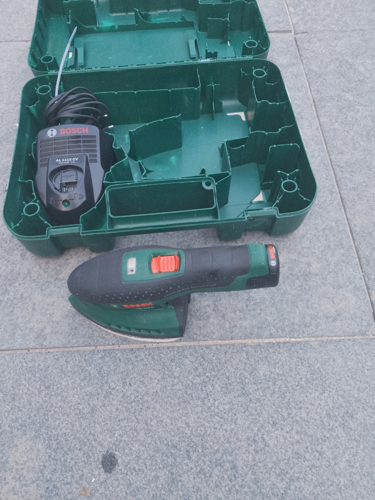 Bosch PSM 10,8 LI accuschuurmachine met lader en koffer, Doe-het-zelf en Verbouw, Ophalen of Verzenden