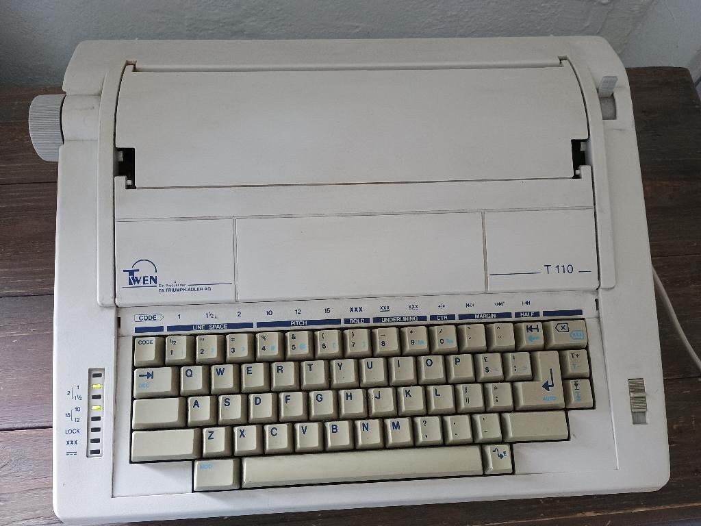 Twen T110 elektrische typemachine (goed werkend), Diversen, Typemachines, Ophalen of Verzenden, Gebruikt