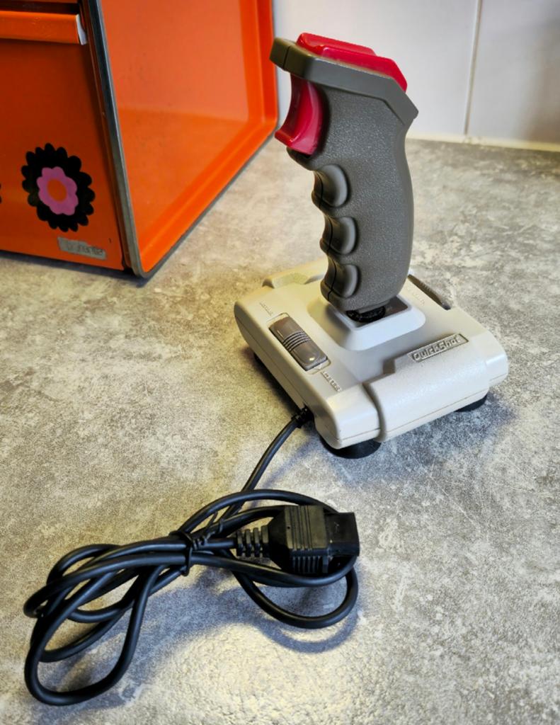 Nintendo NES Quickshot joystick + PAL kabel, Gebruikt, Nintendo, Overige typen, Nintendo