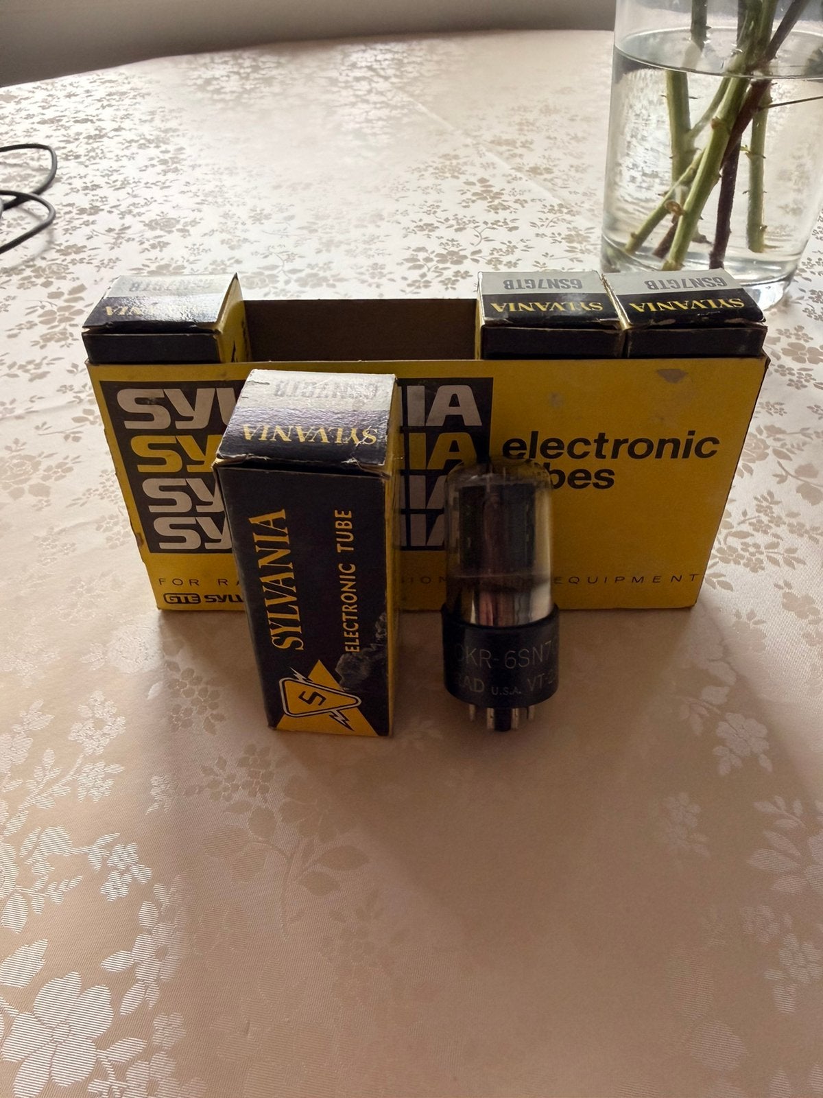 4 Sylvania 6SN7GTB Vintage Elektronenbuizen (NOS in doos), Ophalen of Verzenden, Zo goed als nieuw