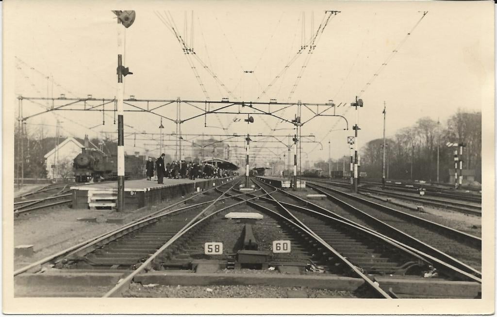 Dordrecht , 1940 -1945 ., Verzamelen, Ansichtkaarten | Nederland, Verzenden, 1940 tot 1960, Ongelopen, Zuid-Holland