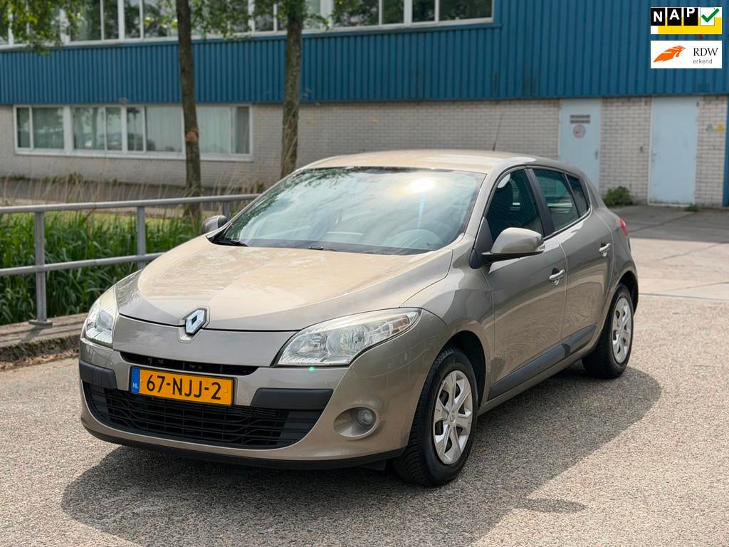 Renault Mégane 1.6 Expression!2010!5-deurs!Airco!Navigatie!, Electronic Stability Program (ESP), Gebruikt, 4 cilinders, Beige