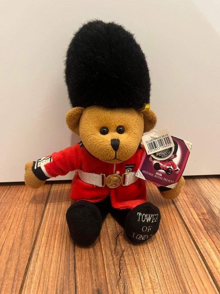 Tower Of London Queen’s Guard pluche knuffel nieuw met label, Kinderen en Baby's, Speelgoed | Knuffels en Pluche, Ophalen of Verzenden