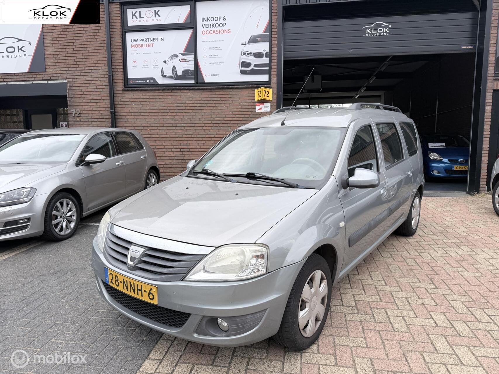 Dacia Logan MCV 1.6-16V Lauréate 7p. NAP Airco Trekhaak, Voorwielaandrijving, Elektrische ramen, Blauw, 7 stoelen