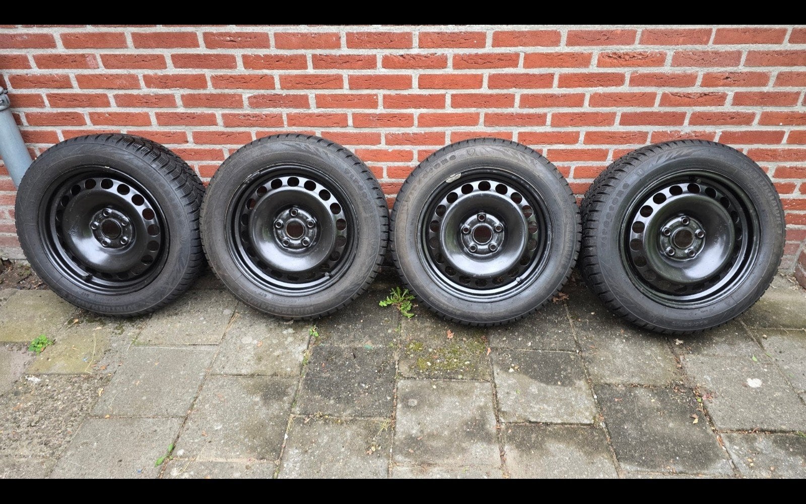 VW Winterbanden zgan op stalen velgen - 16 inch, Ophalen, Gebruikt, 16 inch, Banden en Velgen