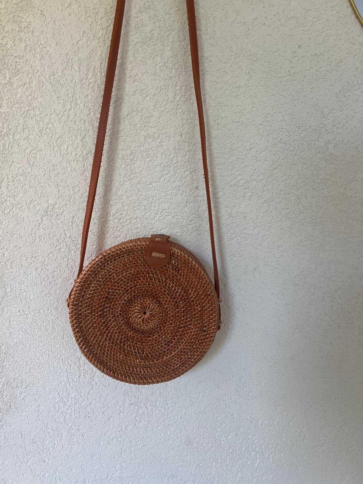 Rotan ronde schoudertas - zomerse look, Ophalen of Verzenden, Zo goed als nieuw, Bruin, Schoudertasje