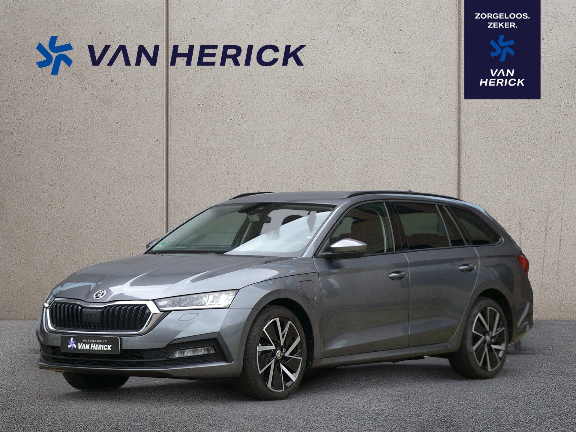 Skoda Octavia Combi 1.4 TSI iV PHEV Ambition Clever | Keyles, Stof, Gebruikt, Zwart, 4 cilinders