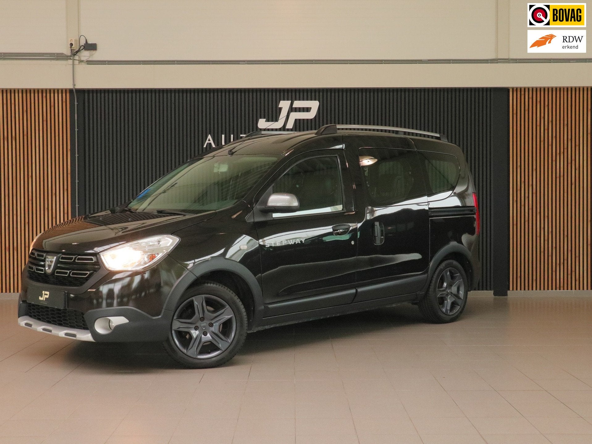 Dacia DOKKER 1.2 TCe S&S Ambiance CAMERA|STOELVERWARMING|AIR, Auto's, Voorwielaandrijving, Dealer onderhouden, Stof, Gebruikt