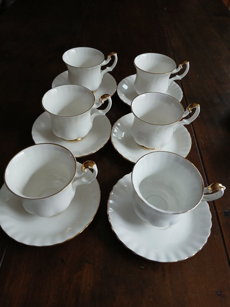Royal Albert Val D'or Kop en Schotels set,6stuks, Verzamelen, Ophalen of Verzenden, Zo goed als nieuw, Porselein, Kop en/of schotel