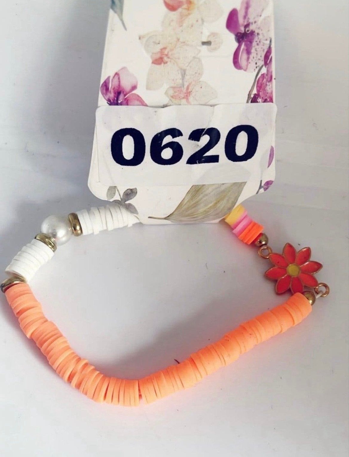 Nieuw Oranje en Wit Kralen Armband met Bloem Bedel, Verzenden, Kunststof of Plastic, Nieuw, Oranje