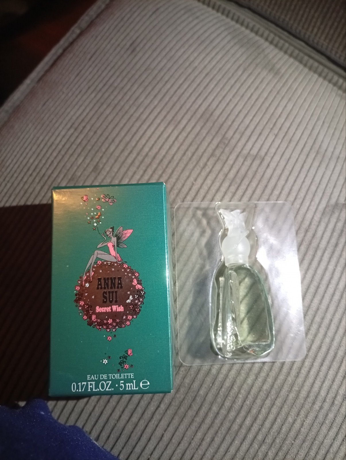 Mini parfum Anna Sui Secret Wish Eau de Toilette 5ml, Ophalen of Verzenden, Nieuw