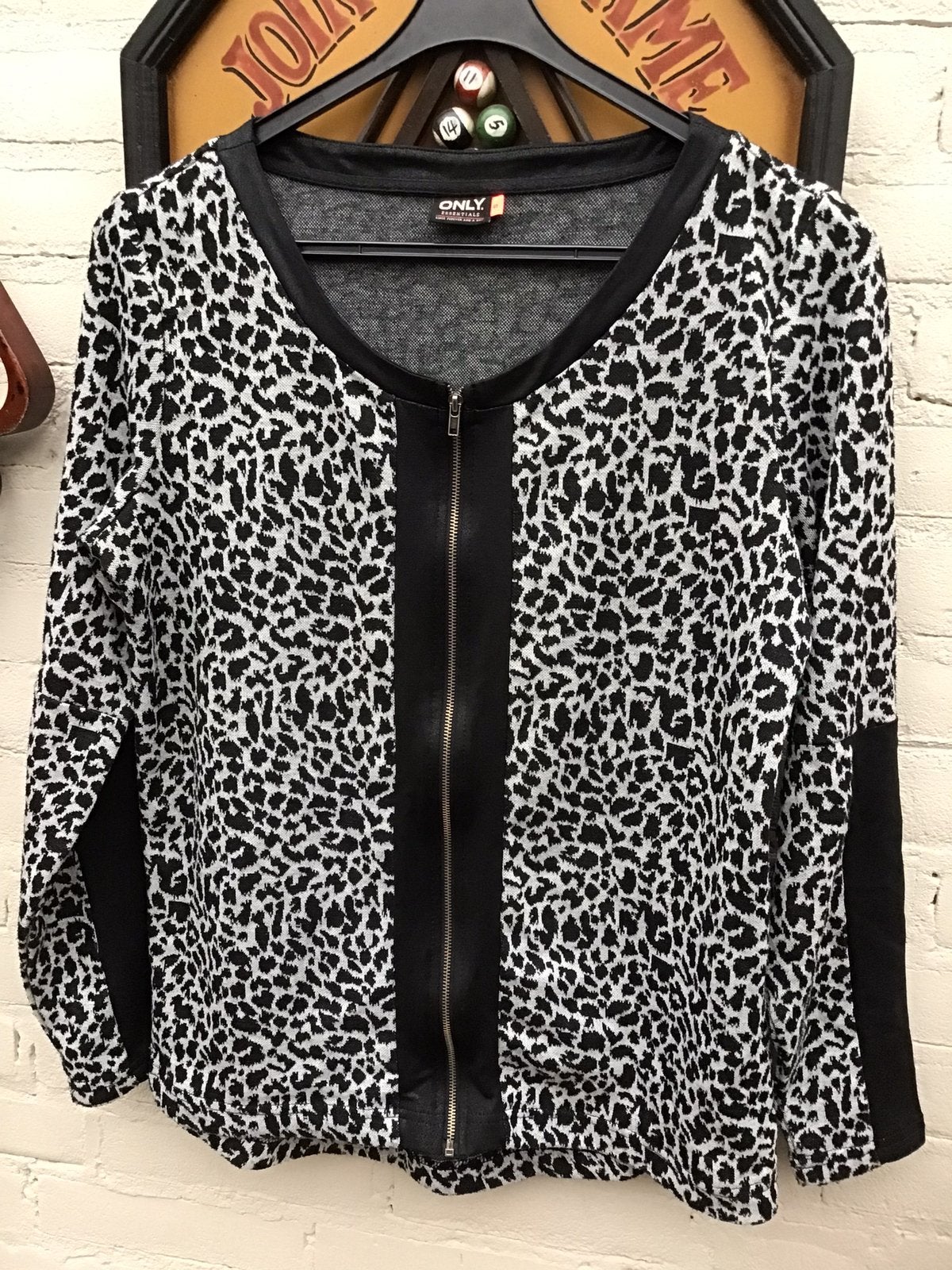 Vest panter zwart/grijs Only S, Ophalen of Verzenden, Zo goed als nieuw, Zwart