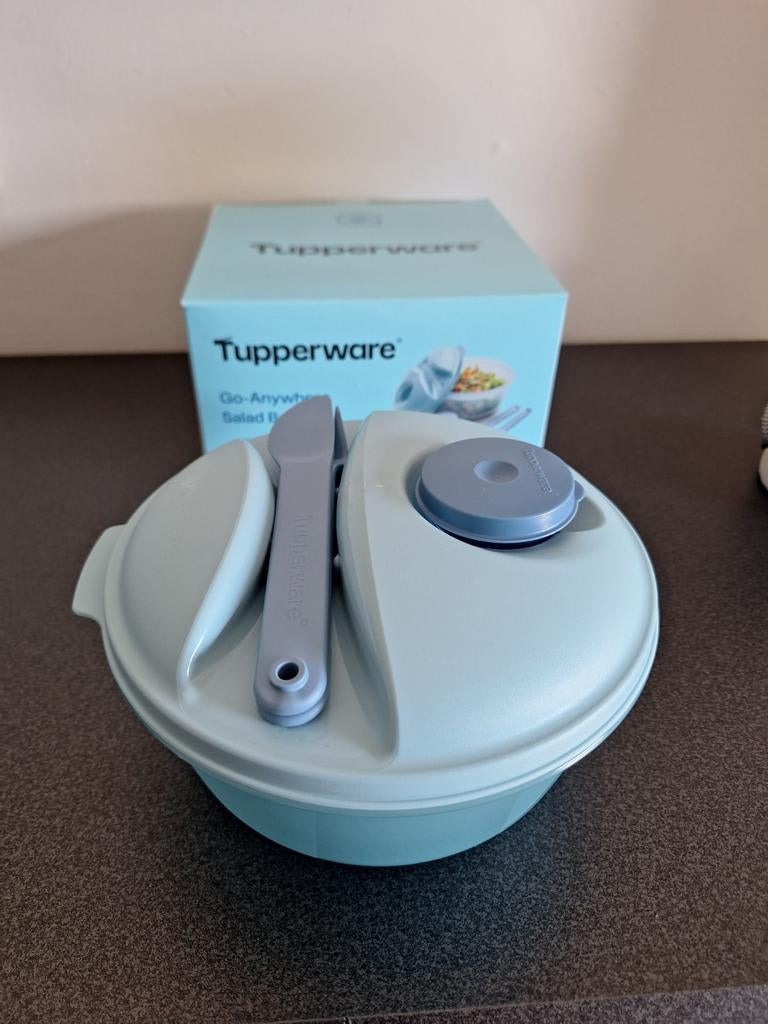Tupperware salade bowl met bestek en dressingbakje - Nieuw, Ophalen of Verzenden, Nieuw, Blauw, Bak of Kom