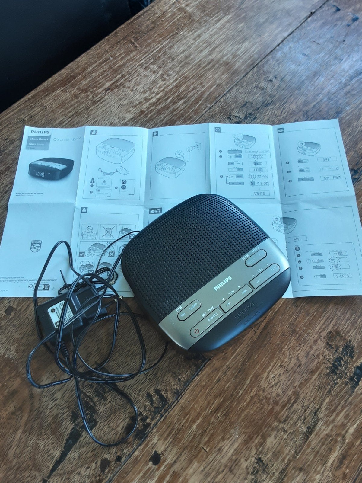 Philips wekkerradio R3505, zo goed als nieuw, compleet, Witgoed en Apparatuur, Wekkers, Ophalen of Verzenden, Zo goed als nieuw