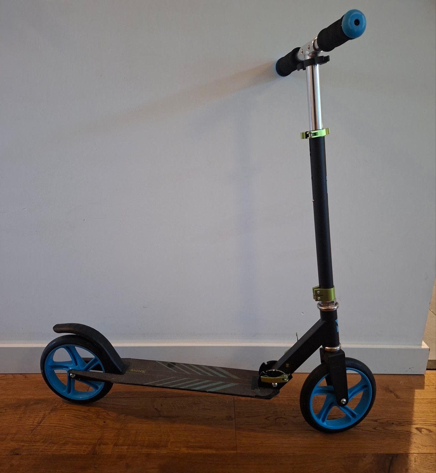 MOVE Step - Zwart met blauwe accenten, Fietsen en Brommers, Ophalen, Gebruikt, Gewone step, MOVE