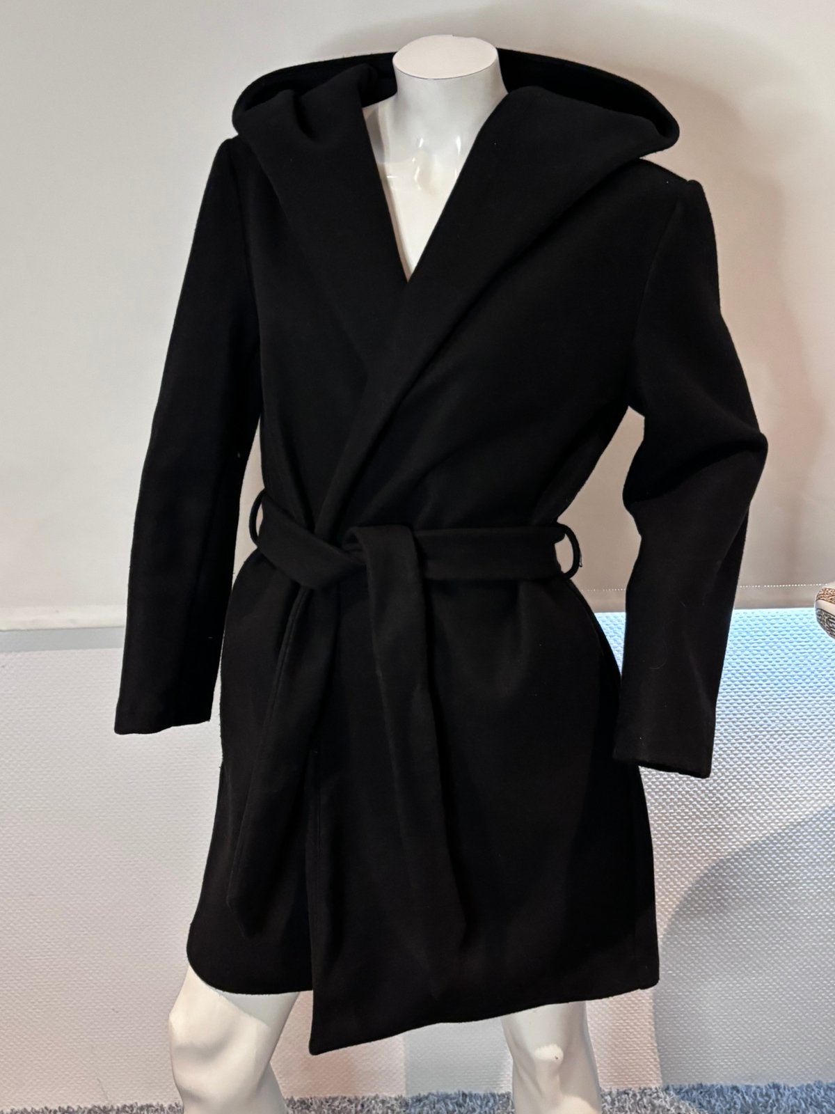 Zwarte trenchcoats met riem maat 38, Maat 38/40 (M), ., Zwart, Ophalen of Verzenden