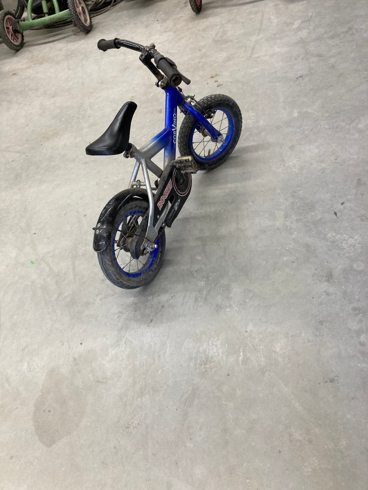 Blauw kinderfietsje, Fietsen en Brommers, Ophalen, Gebruikt, Terugtraprem, Minder dan 16 inch