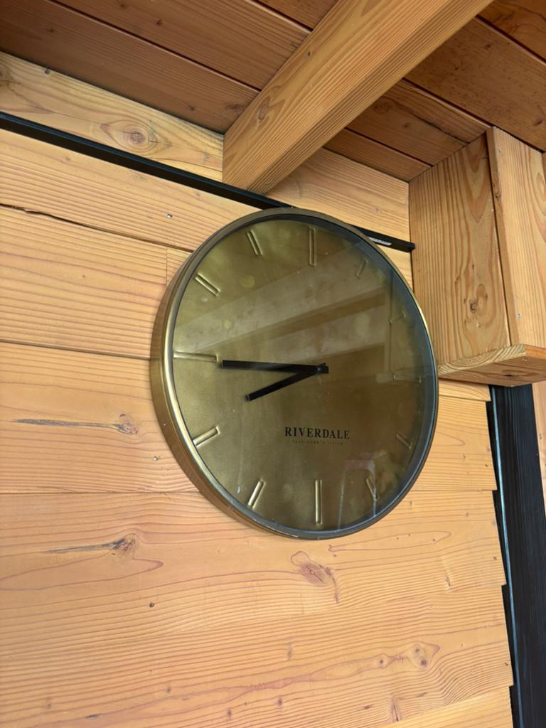 Riverdale gouden klok 50cm, Ophalen, Zo goed als nieuw, Wandklok