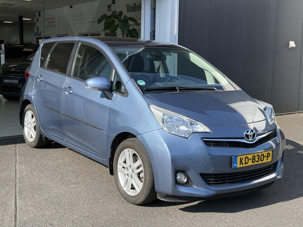 Toyota Verso-S 1.3 VVT-i Dynamic | Airco | Panoramadak | Tre, Auto's, Toyota, Euro 5, Stof, Gebruikt, Blauw