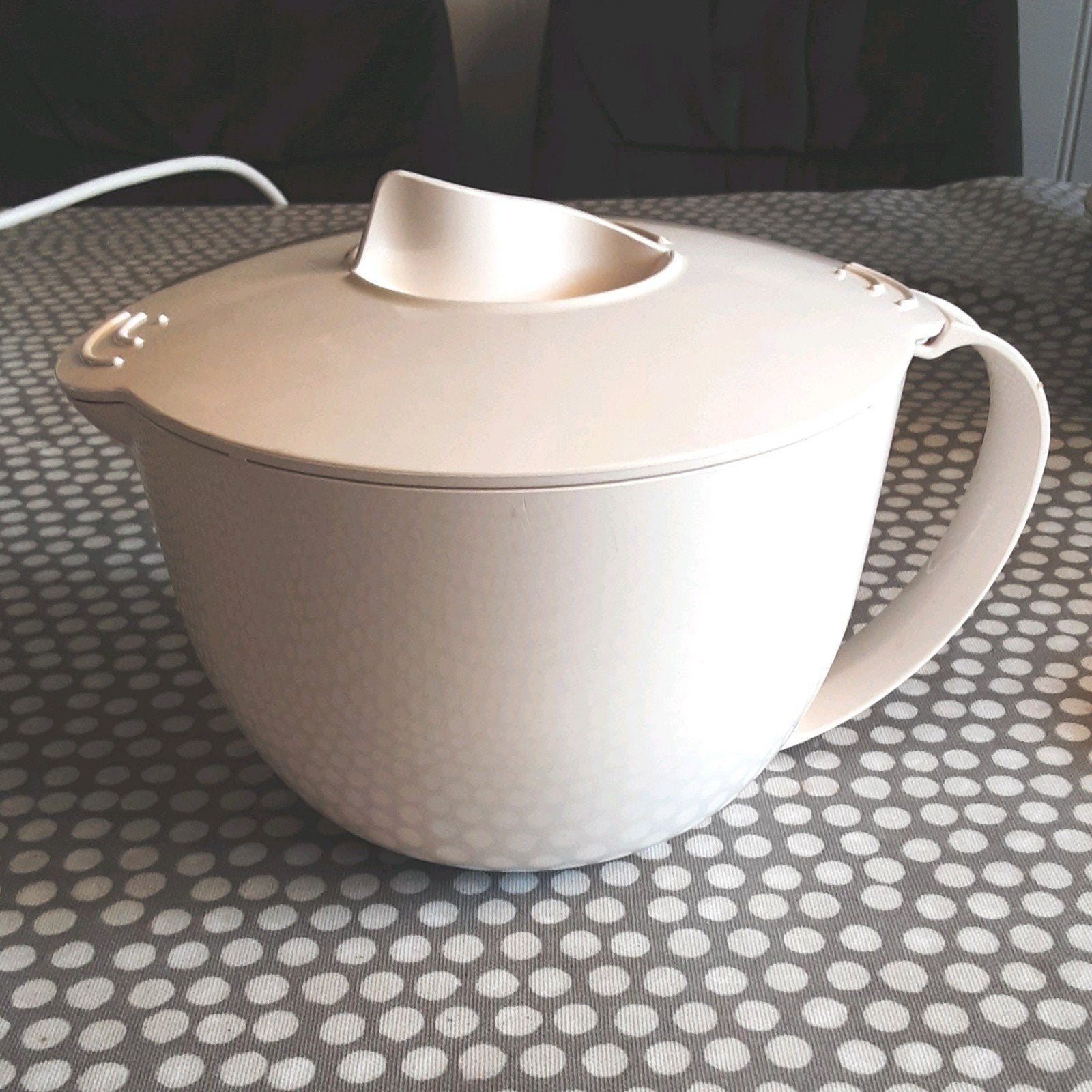 Tupperware Microwave maatkan 1L - Crème, Gebruikt, Met deksel, Ophalen of Verzenden, 1000 ml