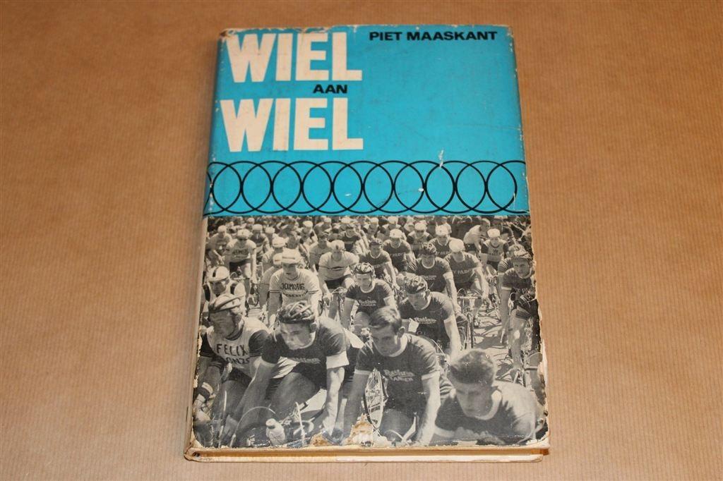 Wiel aan Wiel [1966] — Wielersport in Vogelvlucht — Vintage, Ophalen of Verzenden, Gelezen, Watersport en Hengelsport