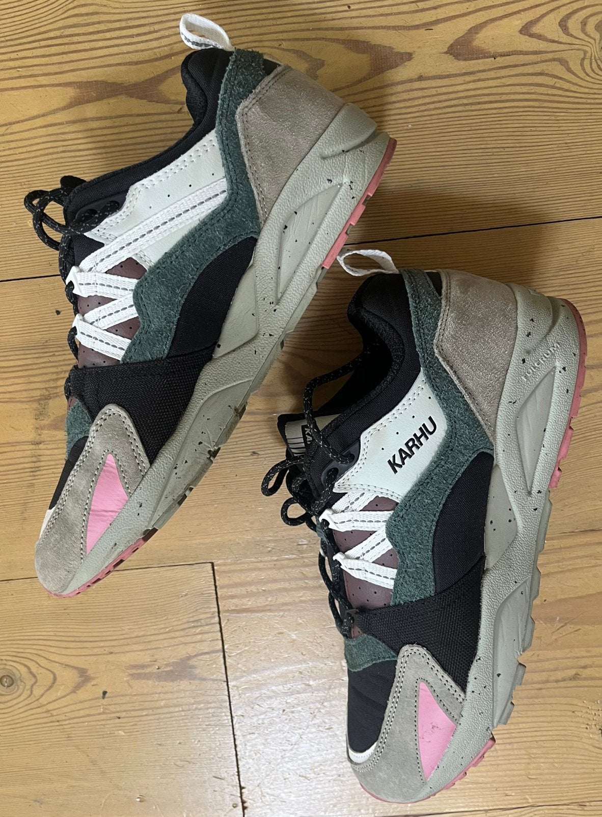Karhu fusion sneakers maat 42, Ophalen of Verzenden, Zo goed als nieuw, Sneakers of Gympen