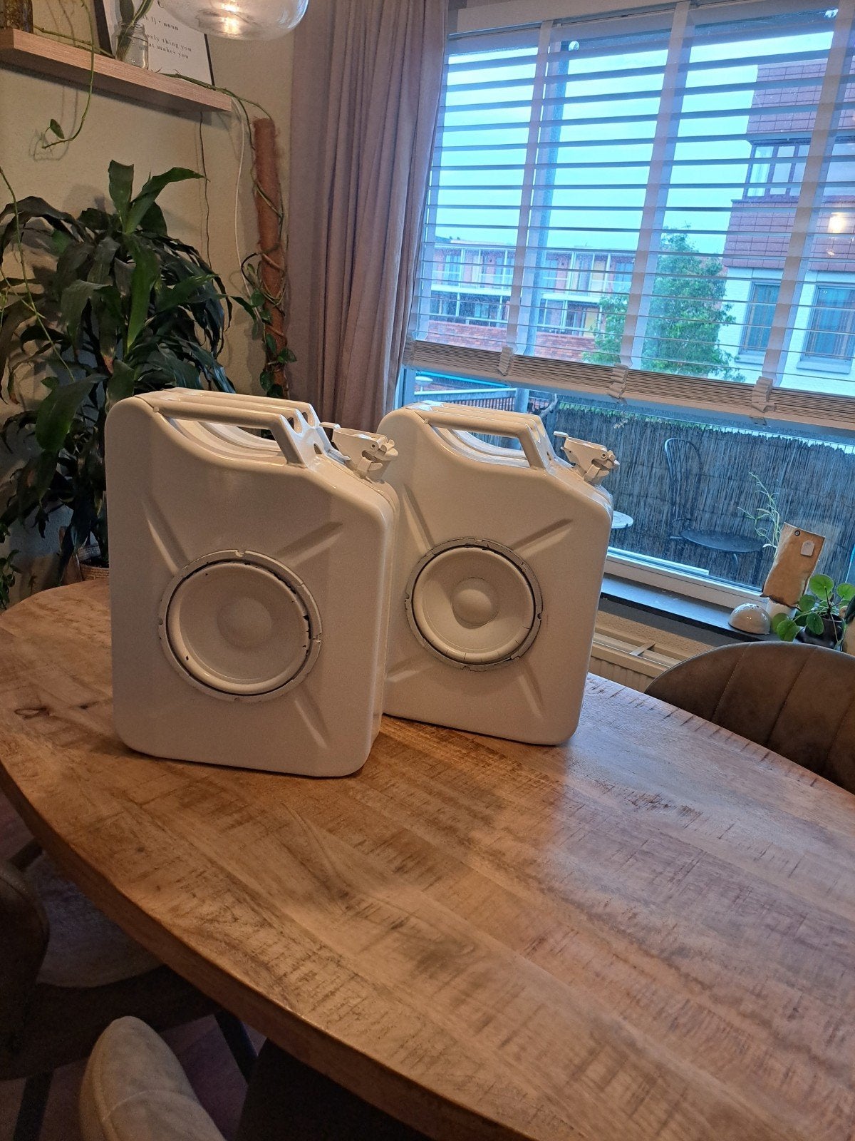 Decoratieve jerrycans - oud winkel decoratie, Ophalen
